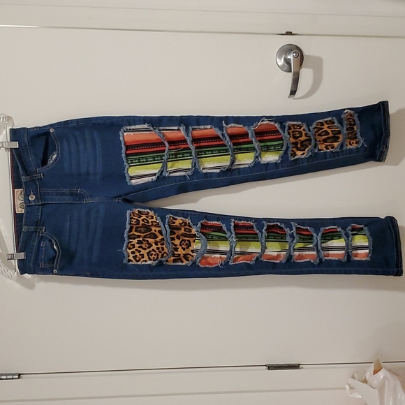 L & B serape boyfriend distressed jeans turned up hem size 8 - Picture 8 of 9